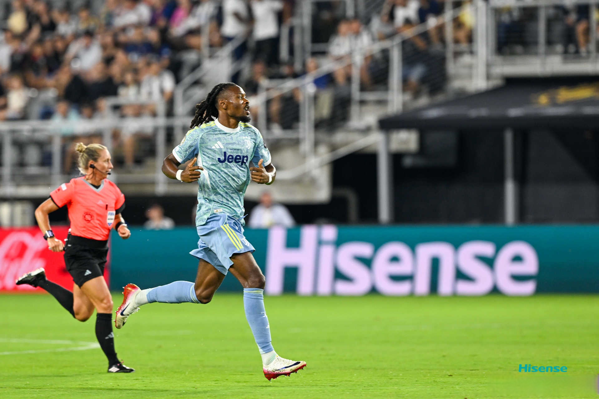 开云-包含赛地聚焦——亚冠转会期热度飙升，曼联状态回暖，质疑声仍在，细节决定成败的词条